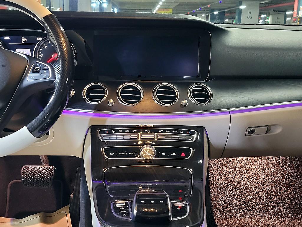 벤츠 E클래스(5세대) E220d - 이미지 17