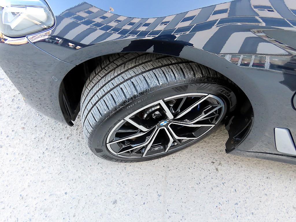 BMW 5시리즈(7세대) 530e M 스포츠팩 - 이미지 4