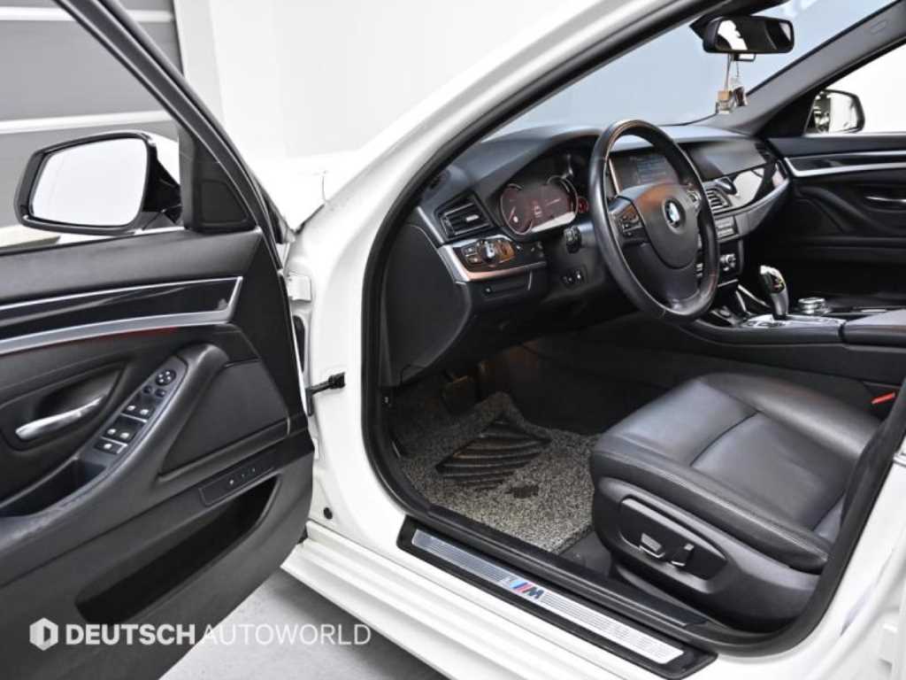 BMW 5시리즈(6세대) 520d M 에어로다이나믹 - 이미지 17