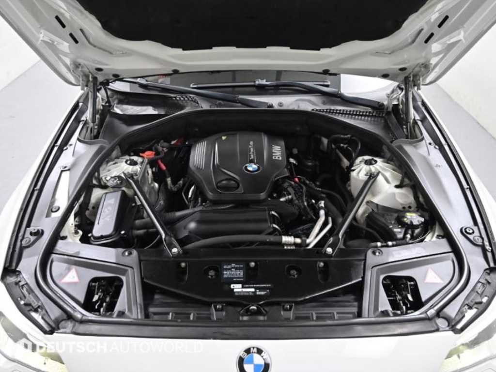 BMW 5시리즈(6세대) 520d M 에어로다이나믹 - 이미지 9