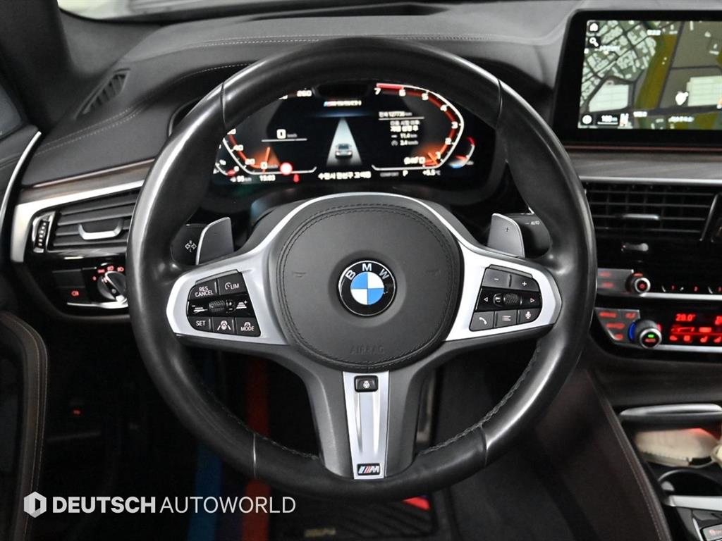 BMW 5시리즈(7세대) M550i xDrive - 이미지 5