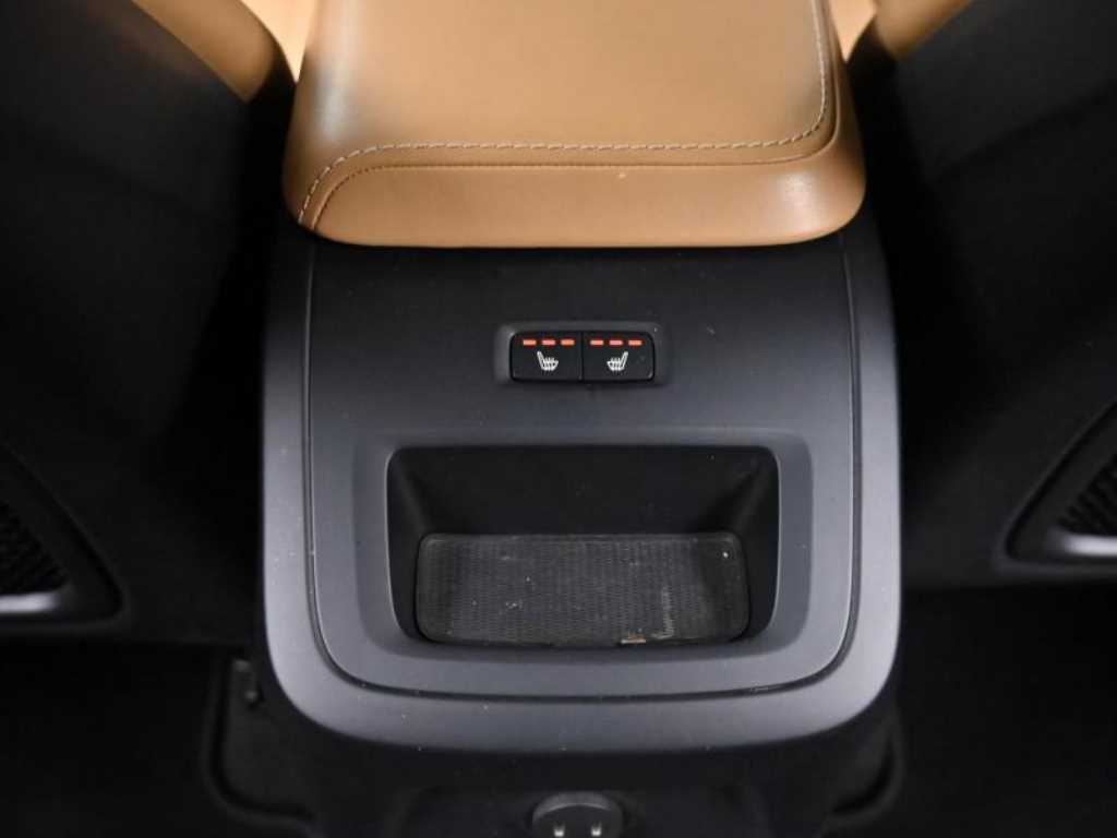 볼보 XC60(2세대) T8 AWD 인스크립션 - 이미지 12