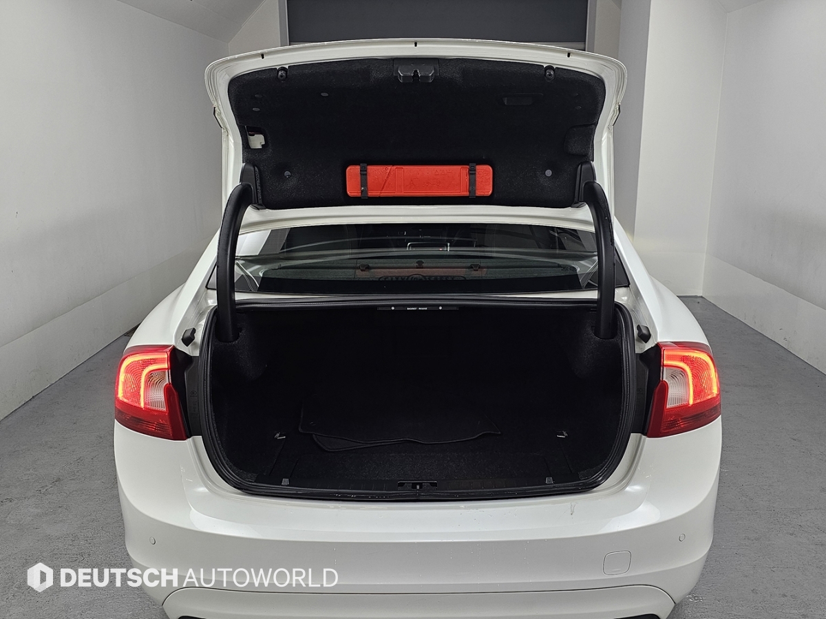 볼보 S60(2세대) D4 - 이미지 4