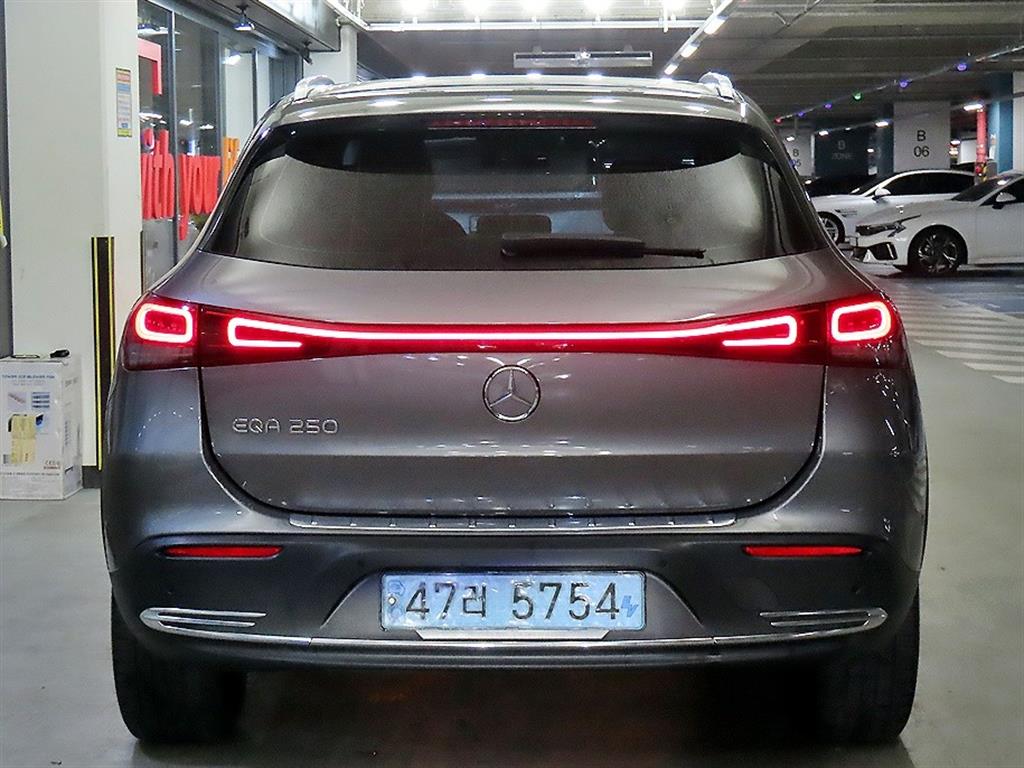 벤츠 EQA 250 - 이미지 18