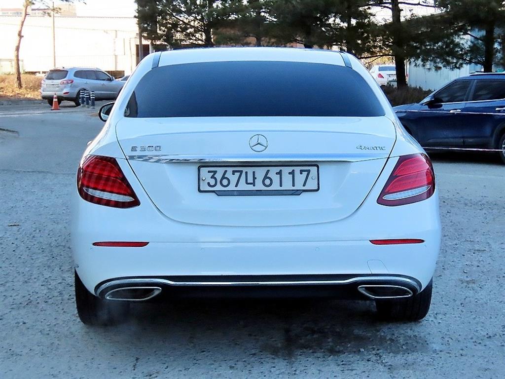 벤츠 E클래스(5세대) E300 4매틱 익스클루시브 - 이미지 3