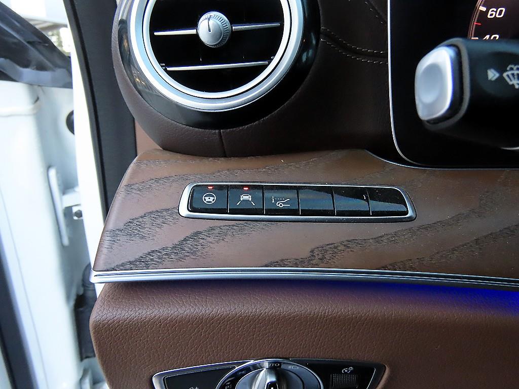 벤츠 E클래스(5세대) E300 4매틱 익스클루시브 - 이미지 6