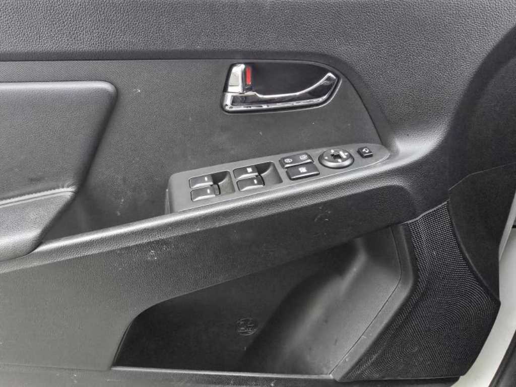 기아 스포티지 R 디젤 R2.0 2WD TLX 최고급형 - 이미지 6