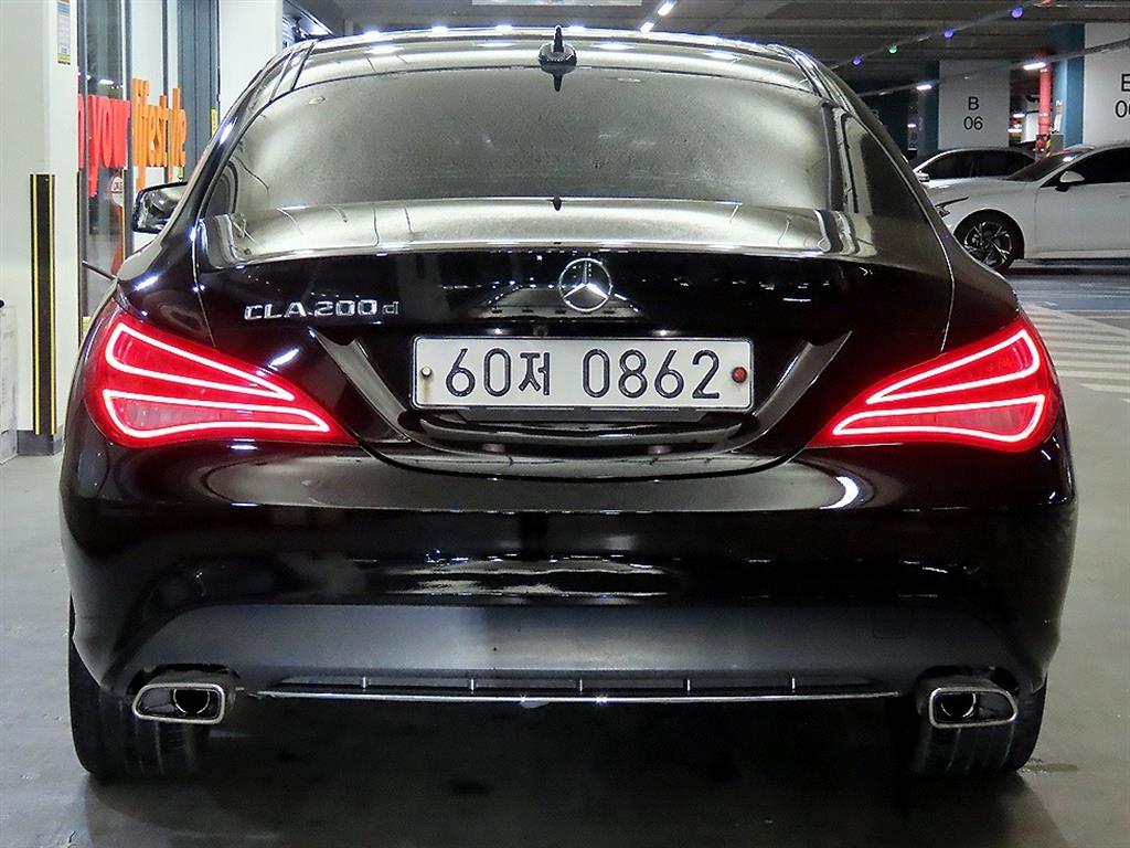 벤츠 CLA클래스 CLA200 d - 이미지 18