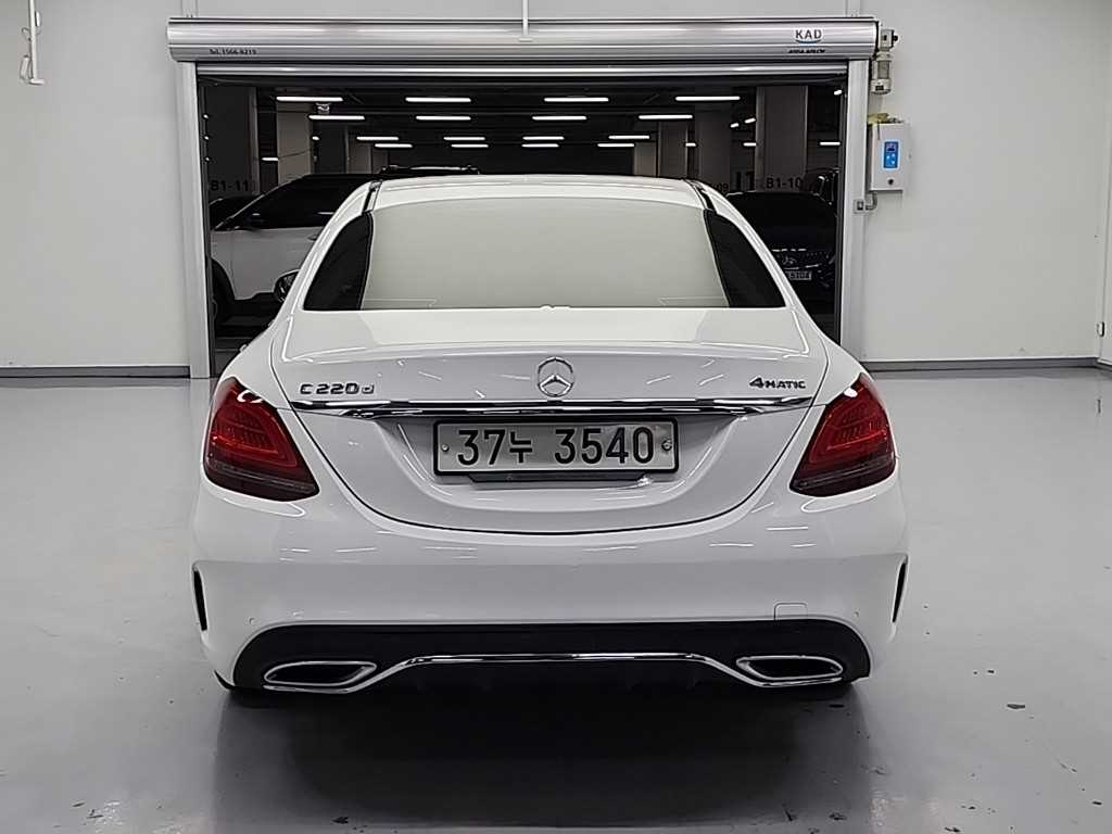 벤츠 C클래스(4세대) C220 d 4매틱 AMG 라인 - 이미지 11