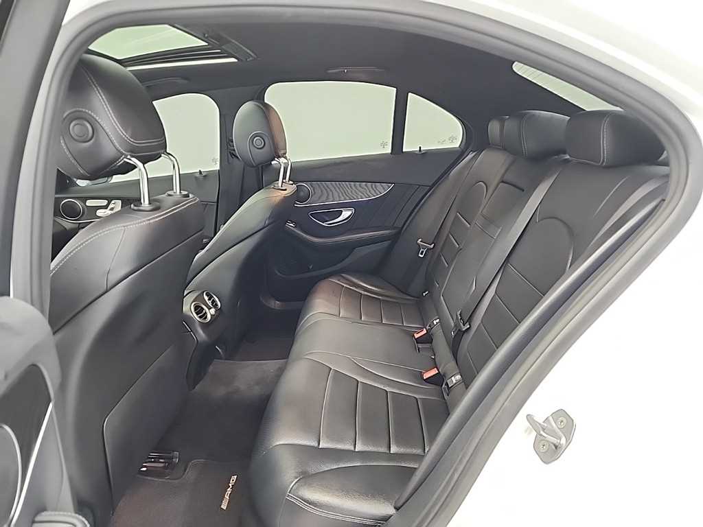 벤츠 C클래스(4세대) C220 d 4매틱 AMG 라인 - 이미지 6