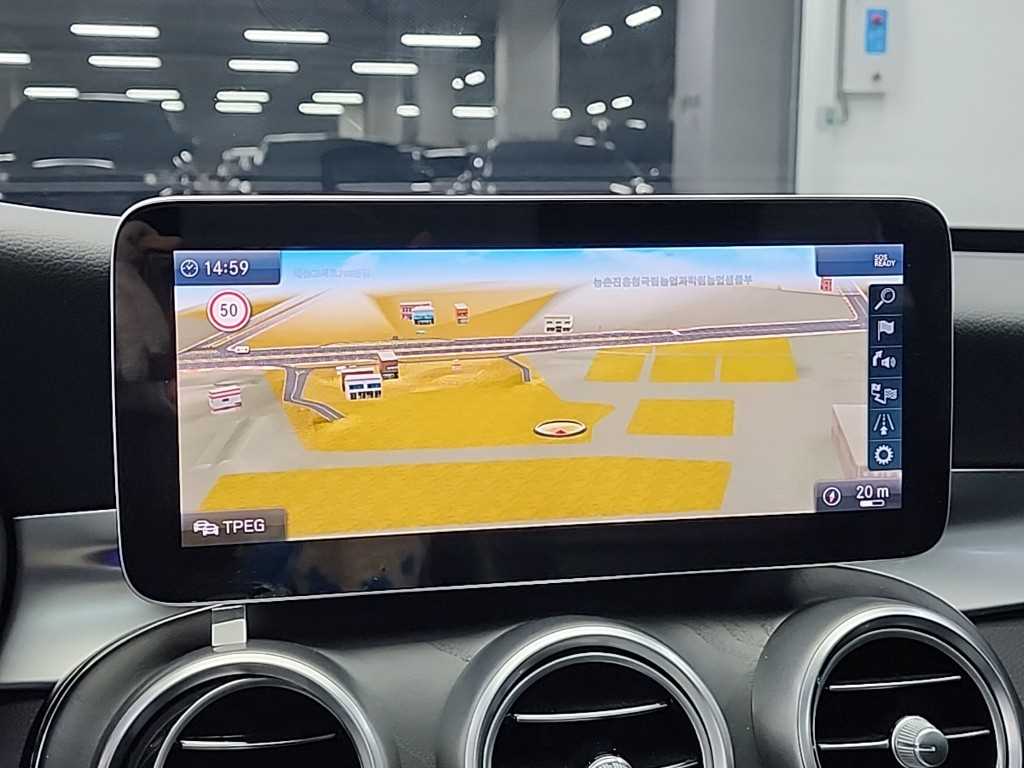 벤츠 C클래스(4세대) C220 d 4매틱 AMG 라인 - 이미지 15