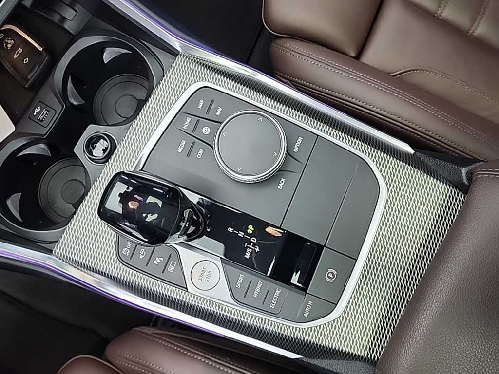 BMW 3시리즈(7세대) 330e M 스포츠 팩 - 이미지 4