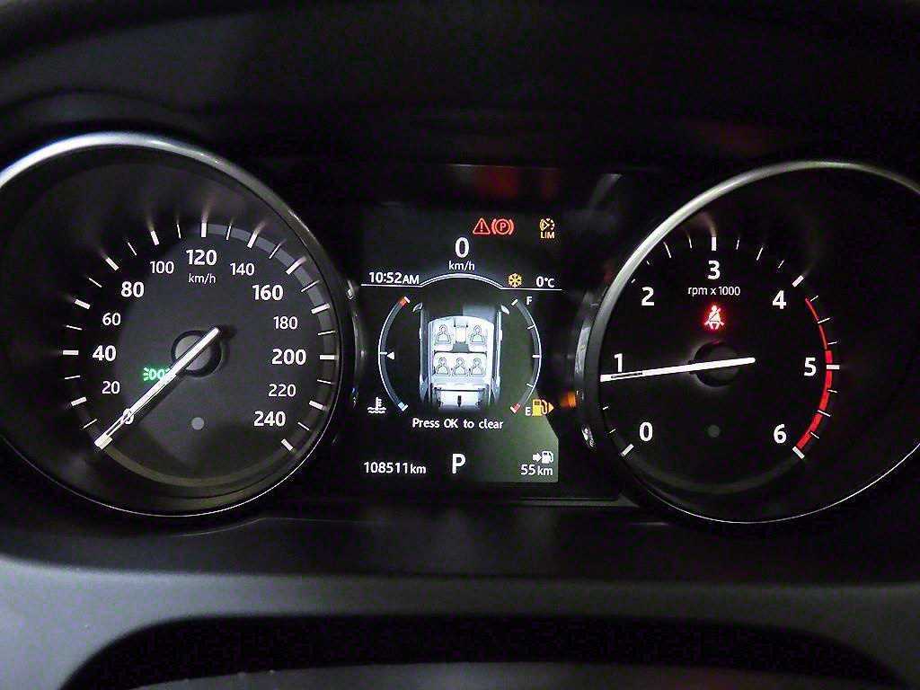 랜드로버 디스커버리 스포츠 2.0 TD4 - 이미지 8