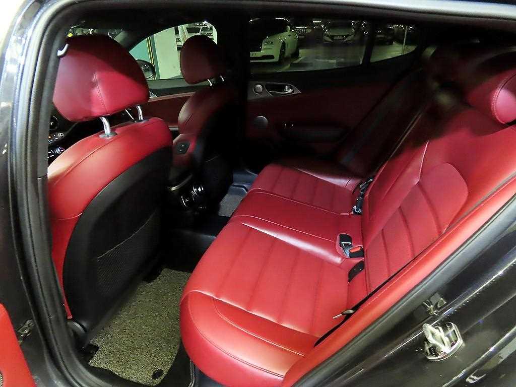 기아 스팅어 3.3 터보 AWD GT - 이미지 10