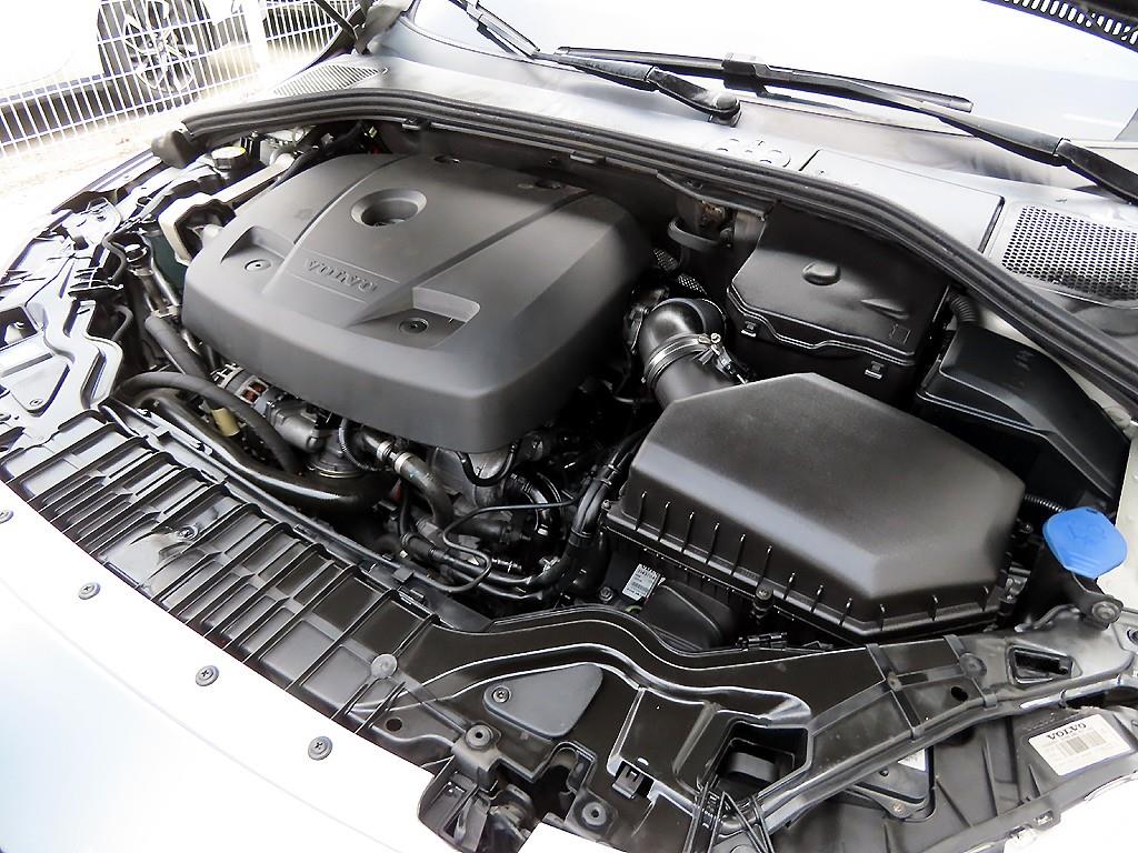 볼보 S60(2세대) T5 섬멈 - 이미지 9