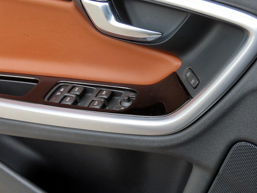 볼보 S60(2세대) T5 섬멈 - 이미지 14