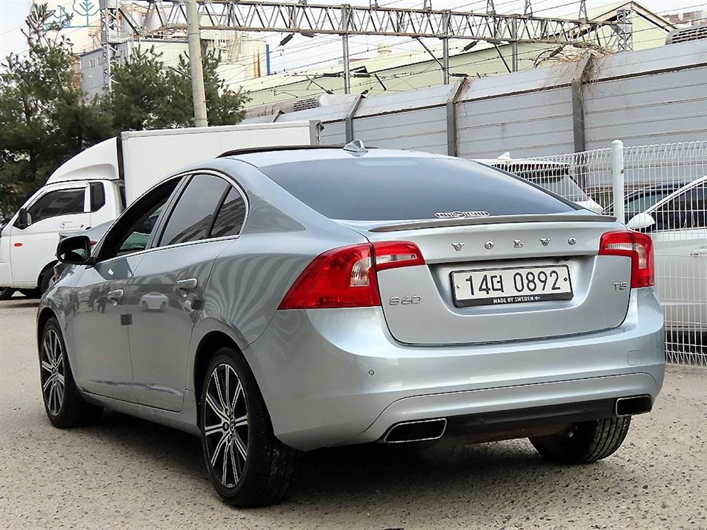 볼보 S60(2세대) T5 섬멈 - 이미지 15