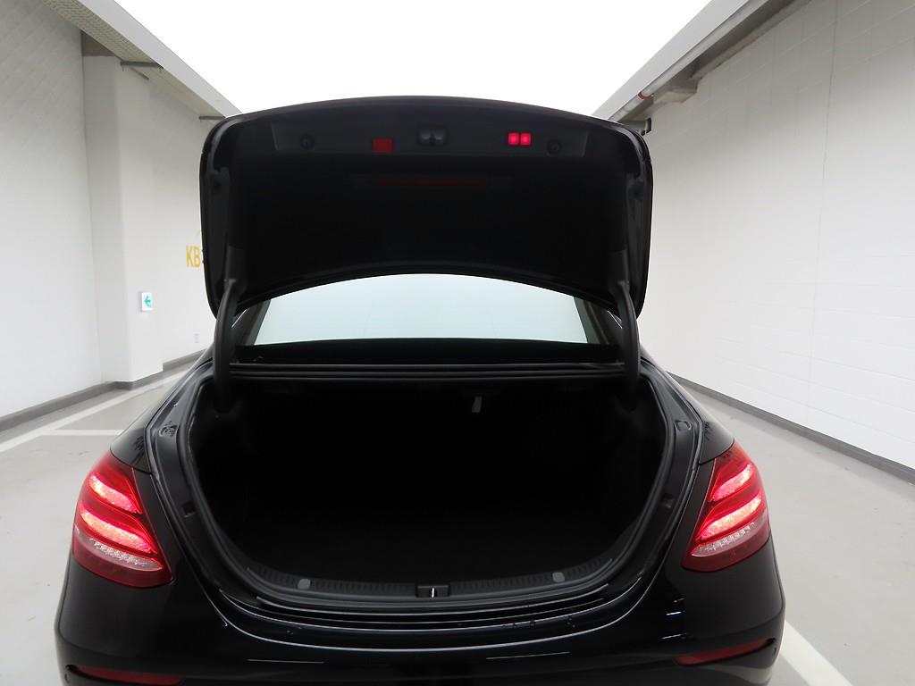 벤츠 E클래스(5세대) E220d 아방가르드 - 이미지 8