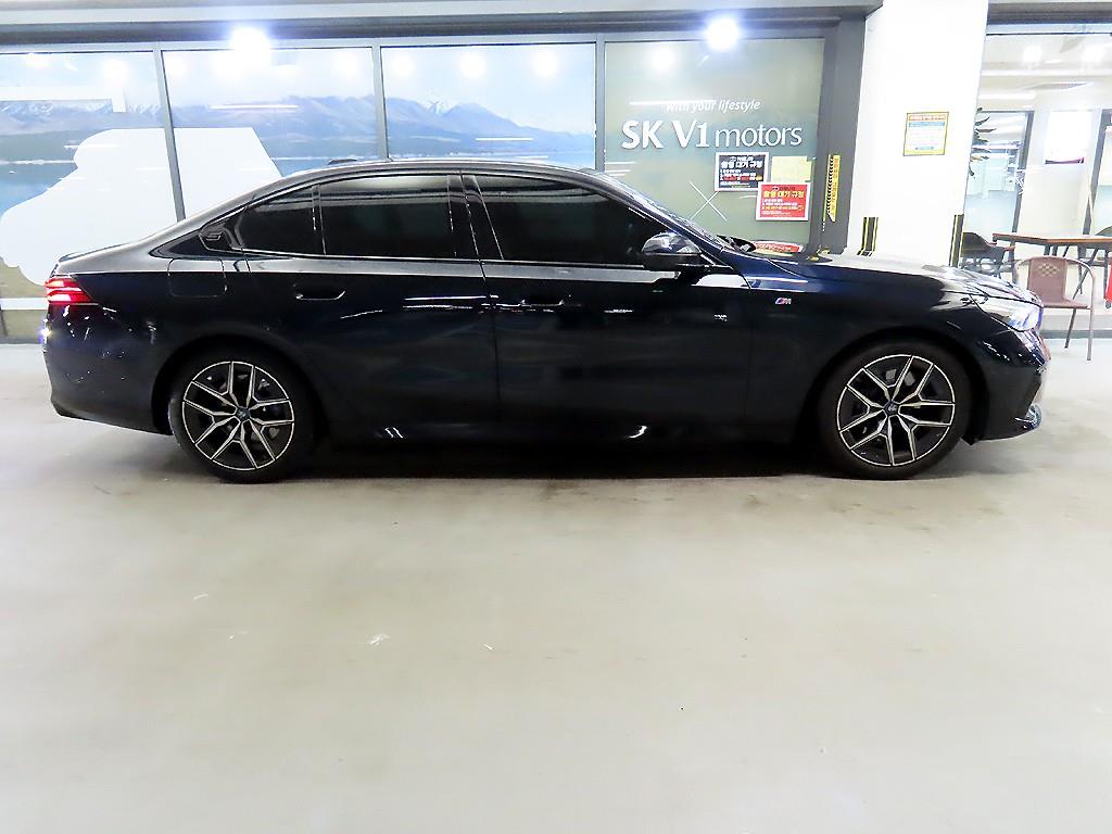 BMW i5 eDrive40 M 스포츠 - 이미지 16