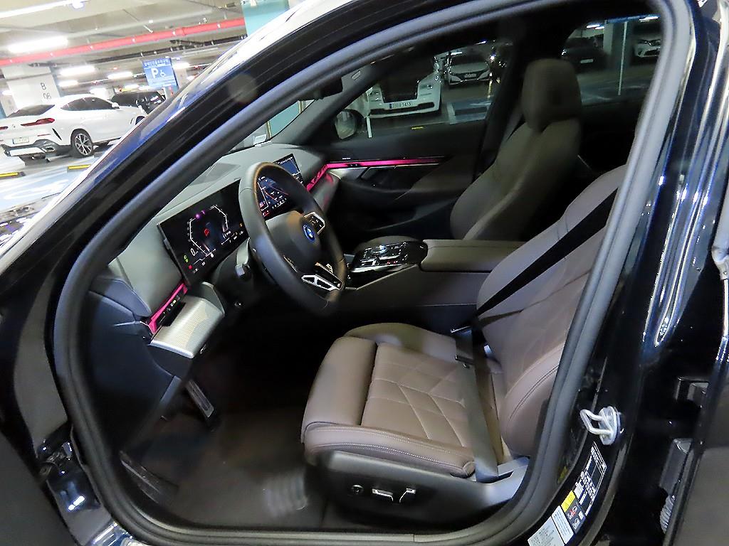 BMW i5 eDrive40 M 스포츠 - 이미지 6