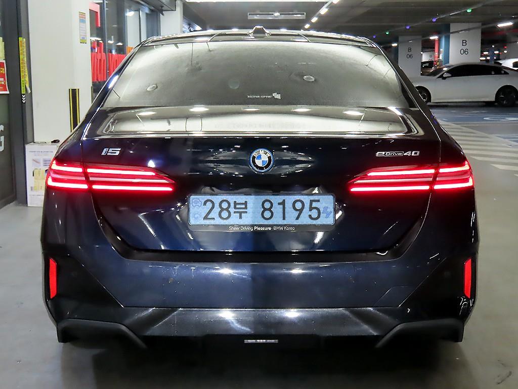 BMW i5 eDrive40 M 스포츠 - 이미지 11