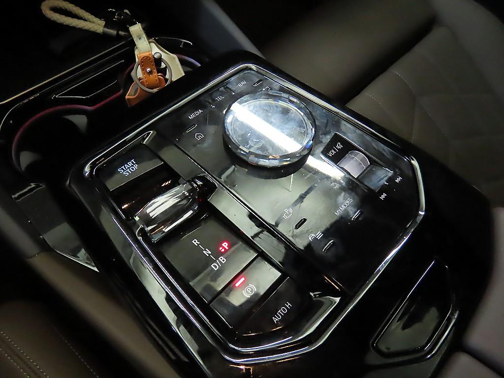 BMW i5 eDrive40 M 스포츠 - 이미지 17