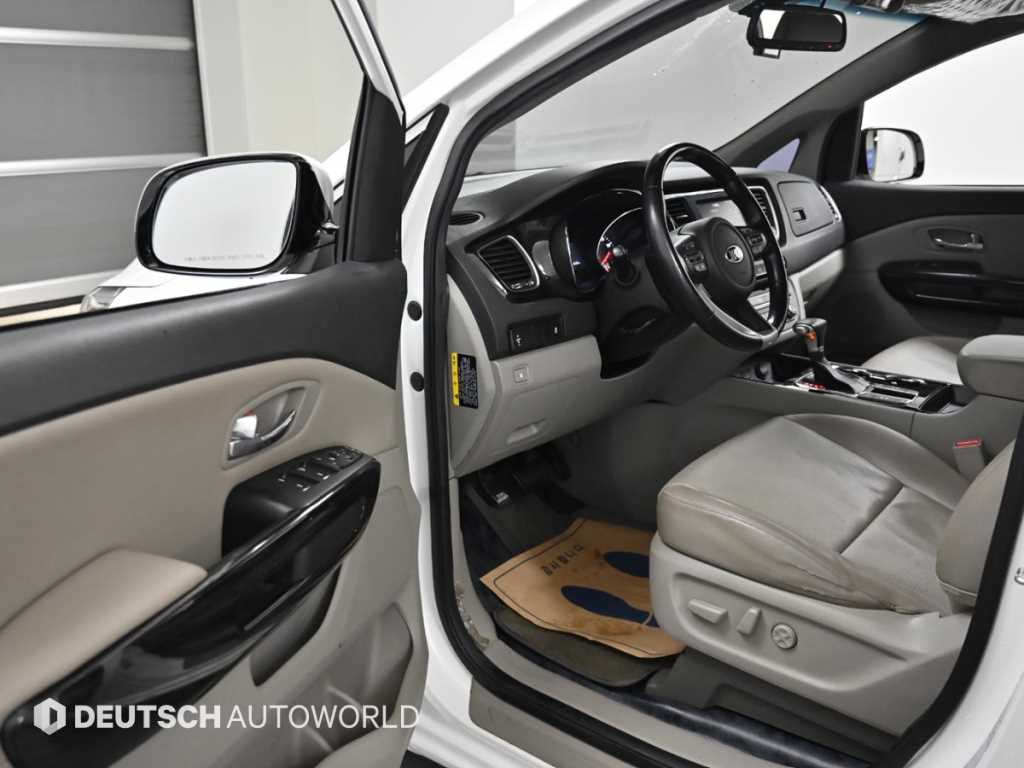 기아 더 뉴카니발 11인승 디젤 프레스티지 - 이미지 12