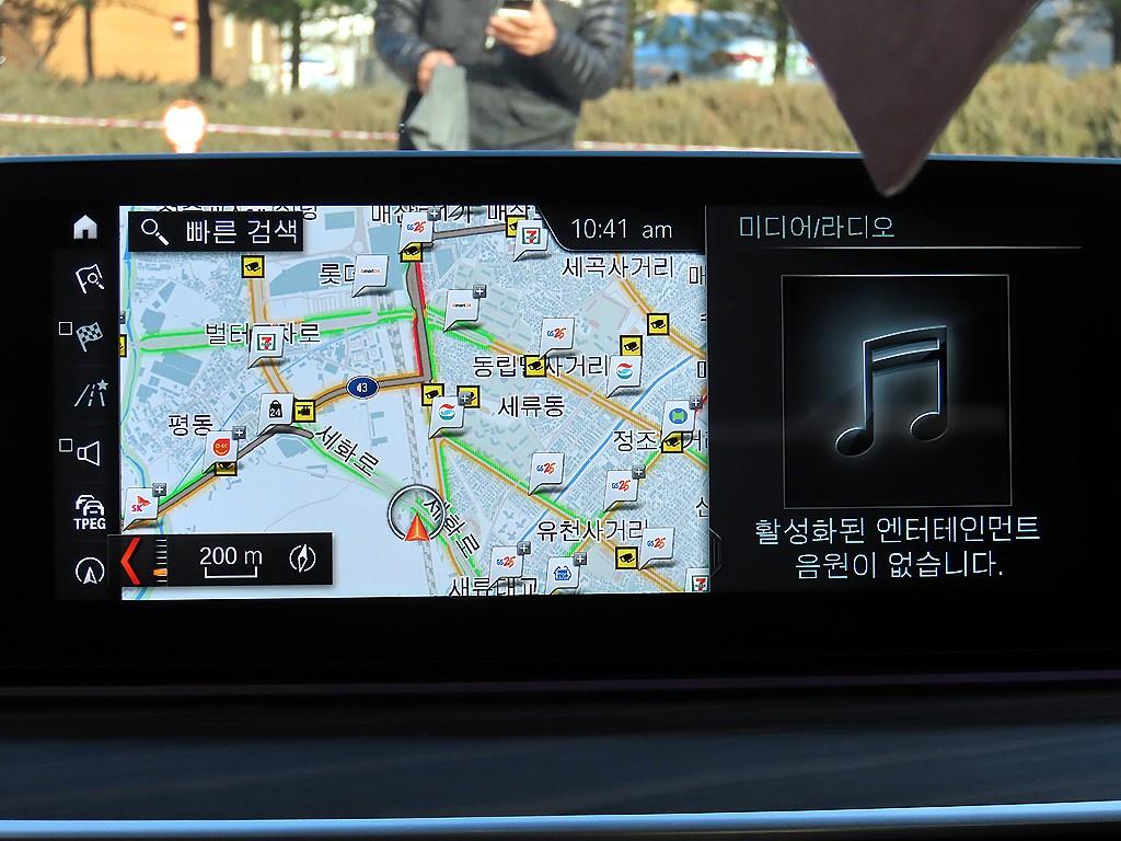 BMW 5시리즈(7세대) 530i xDrive M스포츠팩 플러스 - 이미지 4