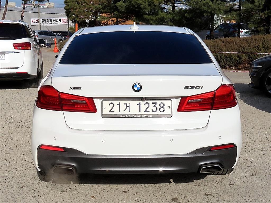 BMW 5시리즈(7세대) 530i xDrive M스포츠팩 플러스 - 이미지 19
