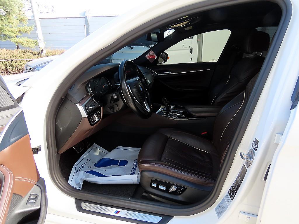 BMW 5시리즈(7세대) 530i xDrive M스포츠팩 플러스 - 이미지 17