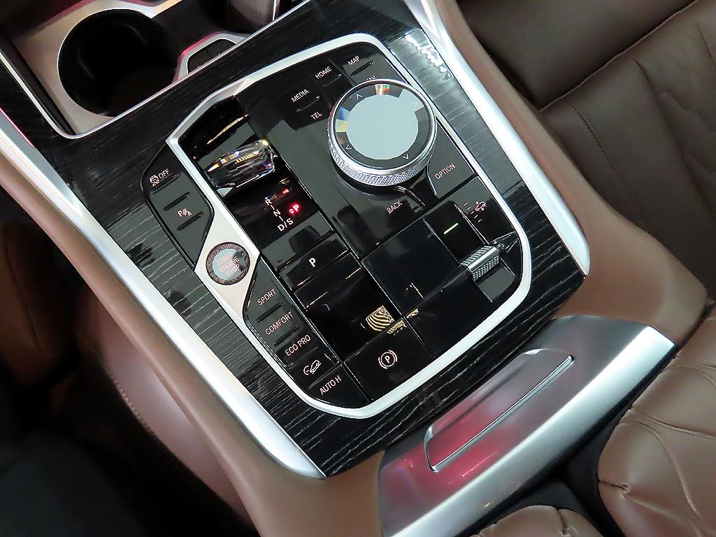 BMW X6(3세대) 30d xDrive M 스포츠팩 - 이미지 10