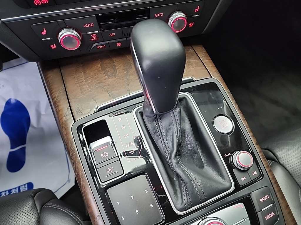 아우디 A6(4세대) 35 TDI 프리미엄 - 이미지 12