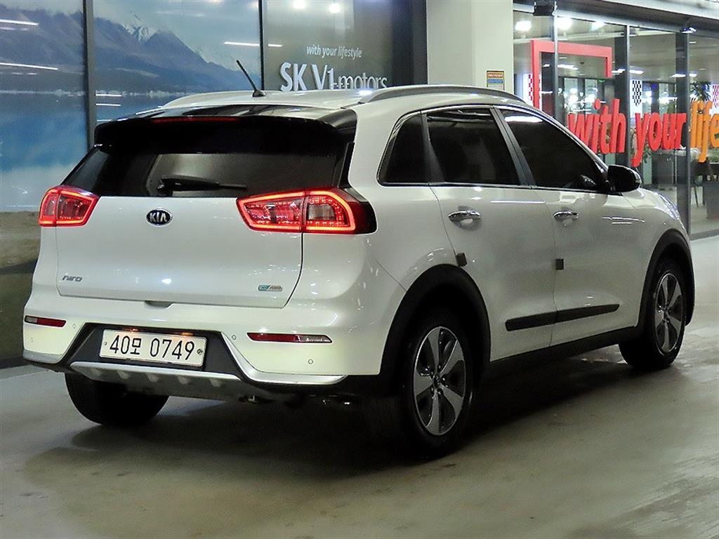 기아 니로 1.6 하이브리드 프레스티지 - 이미지 11