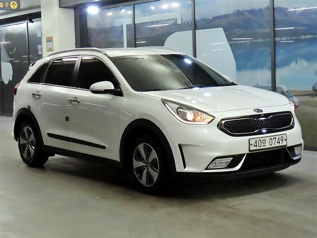 기아 니로 1.6 하이브리드 프레스티지 - 이미지 13