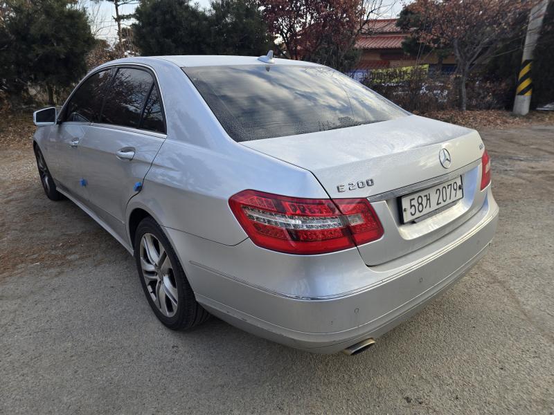 벤츠 E클래스(4세대) E200 CGI 블루이피션시 아방가르드 - 이미지 8