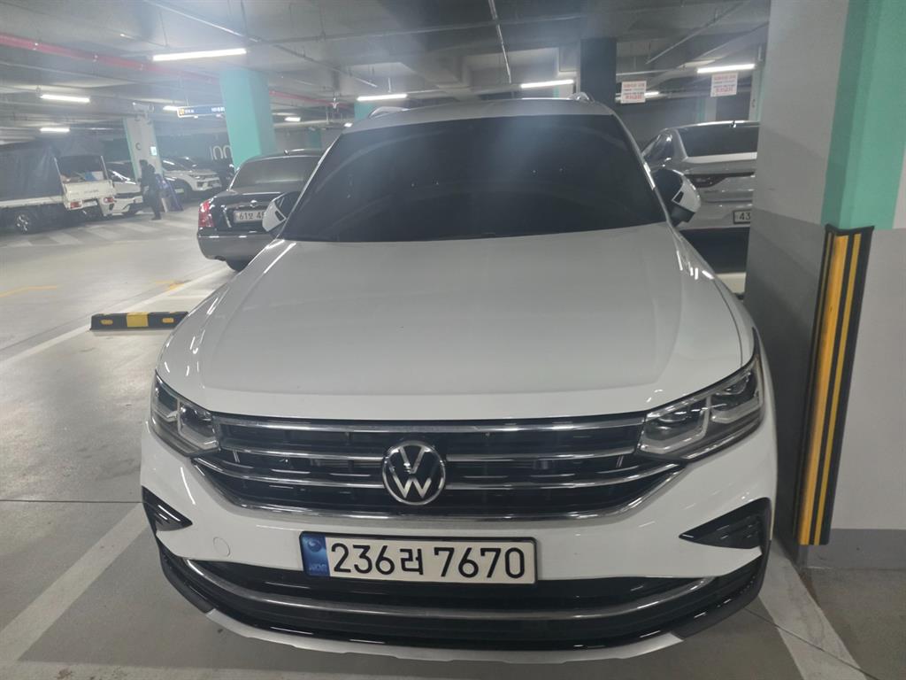 폭스바겐 티구안(2세대) 2.0 TDI 프리미엄 - 이미지 4