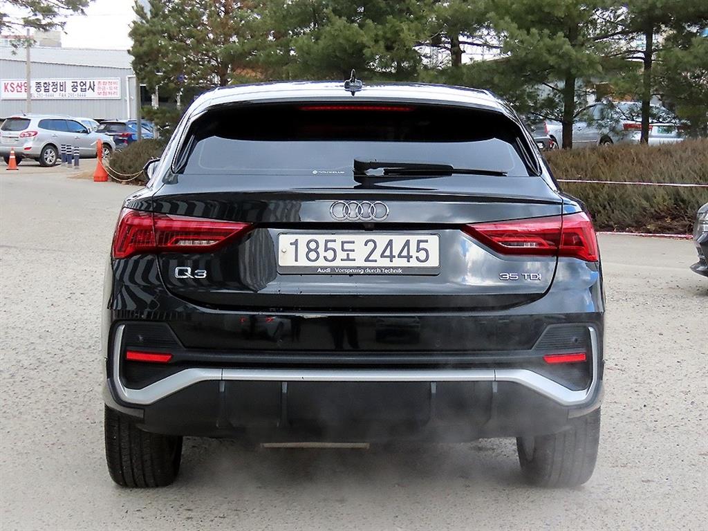 아우디 Q3(2세대) 35 TDI 스포트백 프리미엄 - 이미지 9