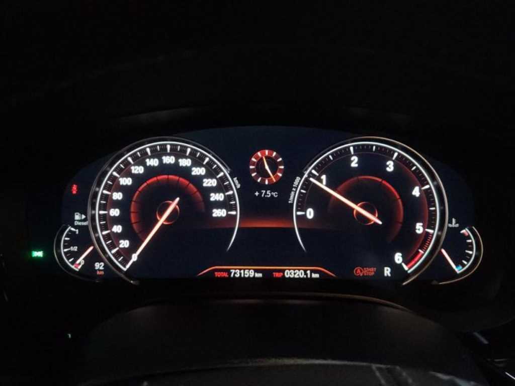 BMW 5시리즈(7세대) 520d M스포츠팩 플러스 - 이미지 3