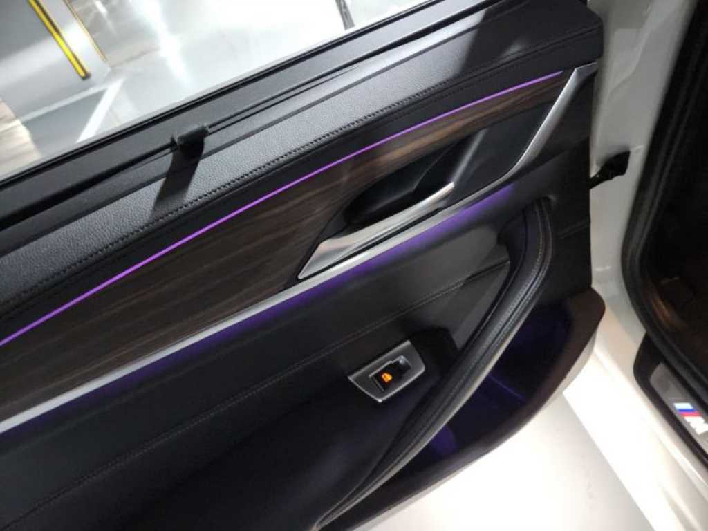 BMW 5시리즈(7세대) 520d M스포츠팩 플러스 - 이미지 10