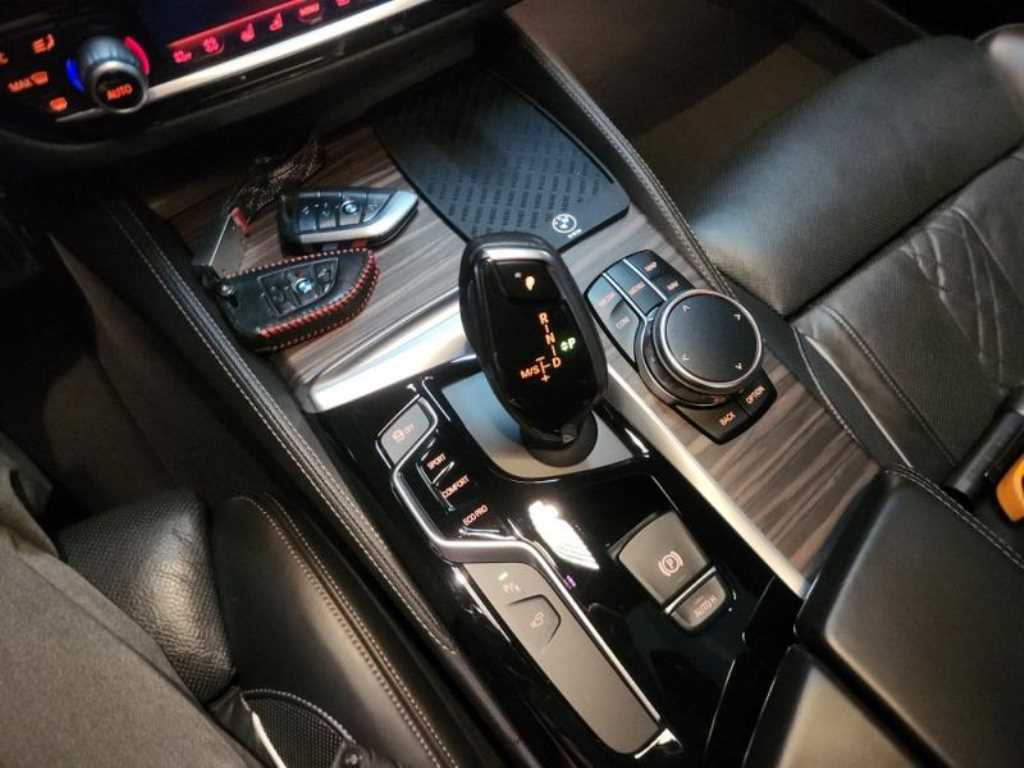 BMW 5시리즈(7세대) 520d M스포츠팩 플러스 - 이미지 18