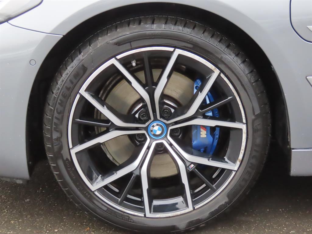 BMW 5시리즈(7세대) 530e M 스포츠팩 - 이미지 12