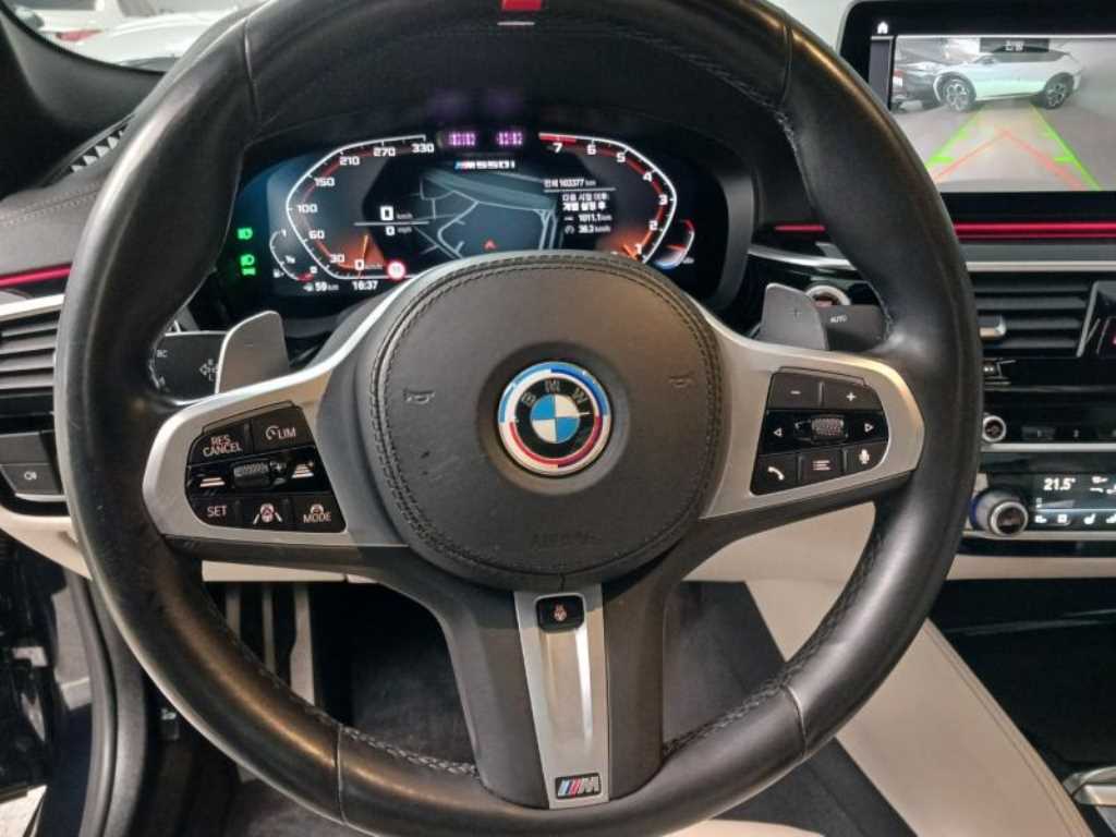 BMW 5시리즈(7세대) M550i xDrive - 이미지 7