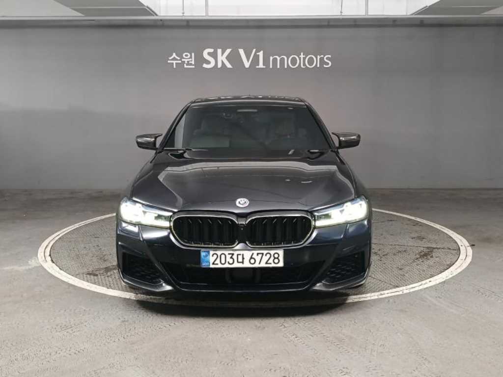 BMW 5시리즈(7세대) M550i xDrive - 이미지 8