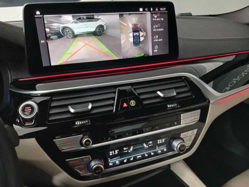 BMW 5시리즈(7세대) M550i xDrive - 이미지 4