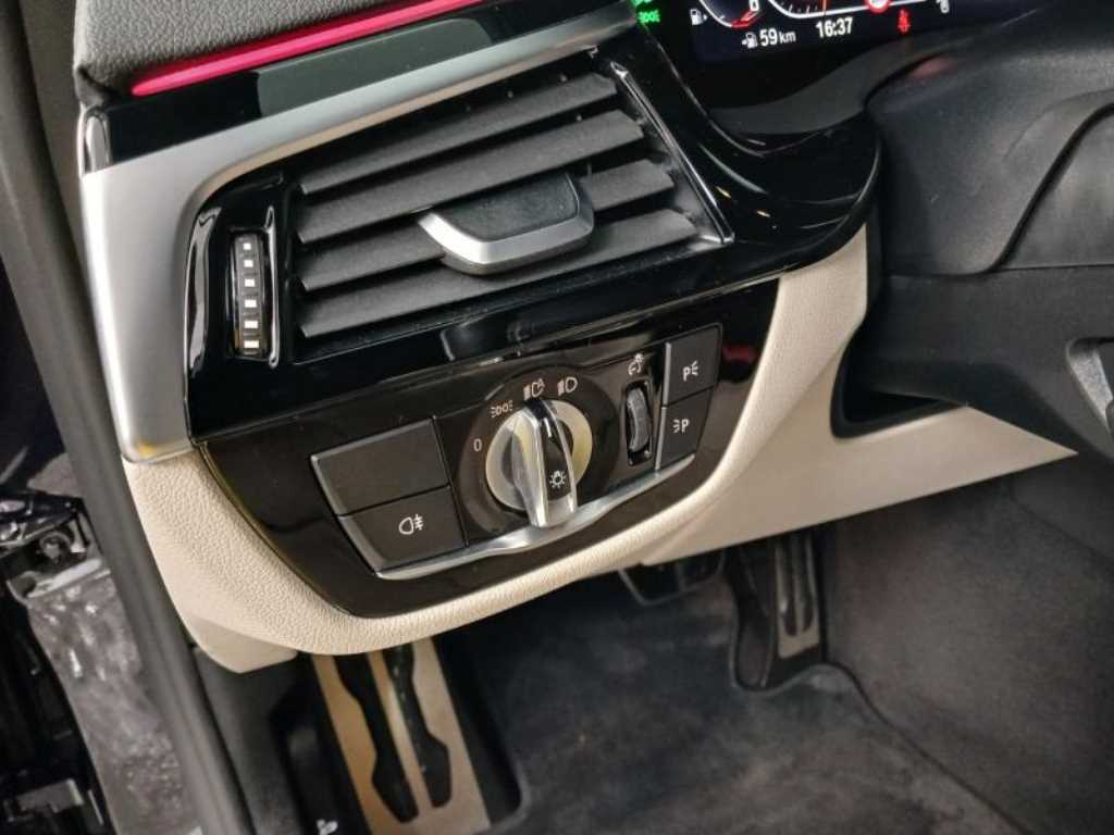 BMW 5시리즈(7세대) M550i xDrive - 이미지 15