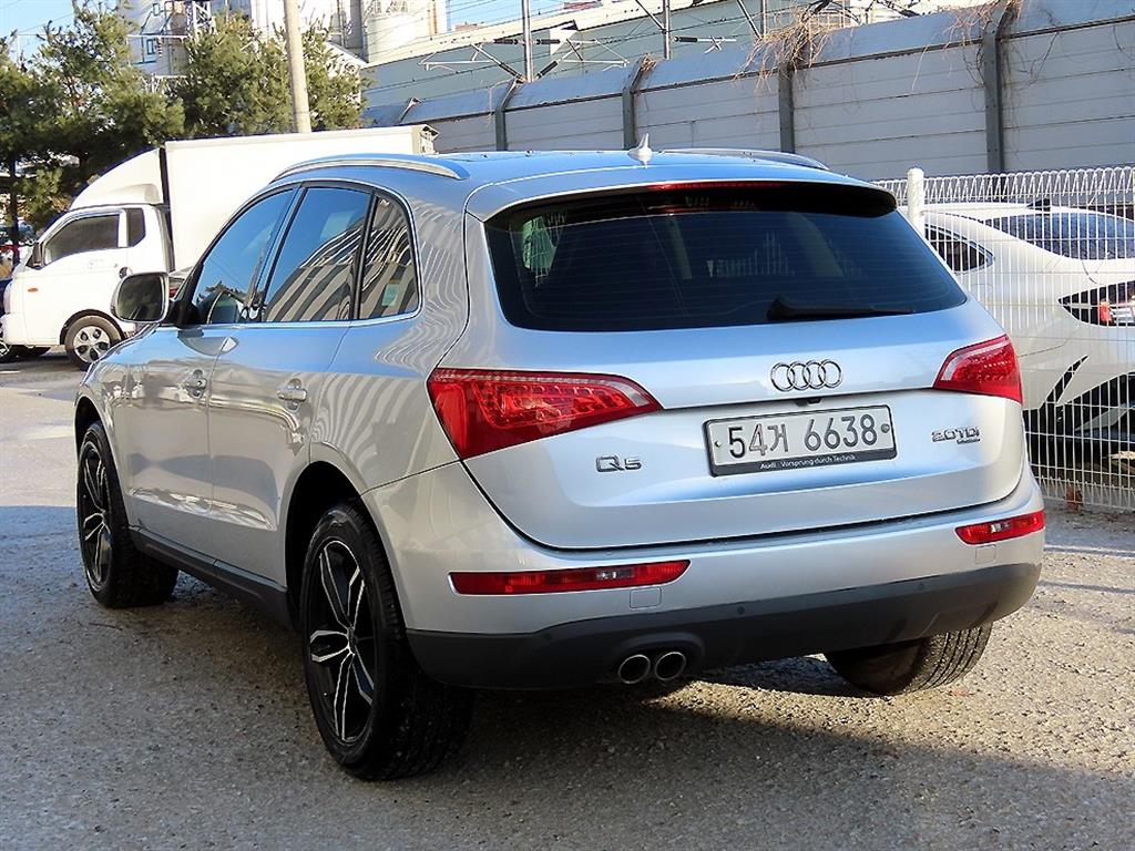 아우디 Q5 2.0 TDI 콰트로 다이나믹 - 이미지 2