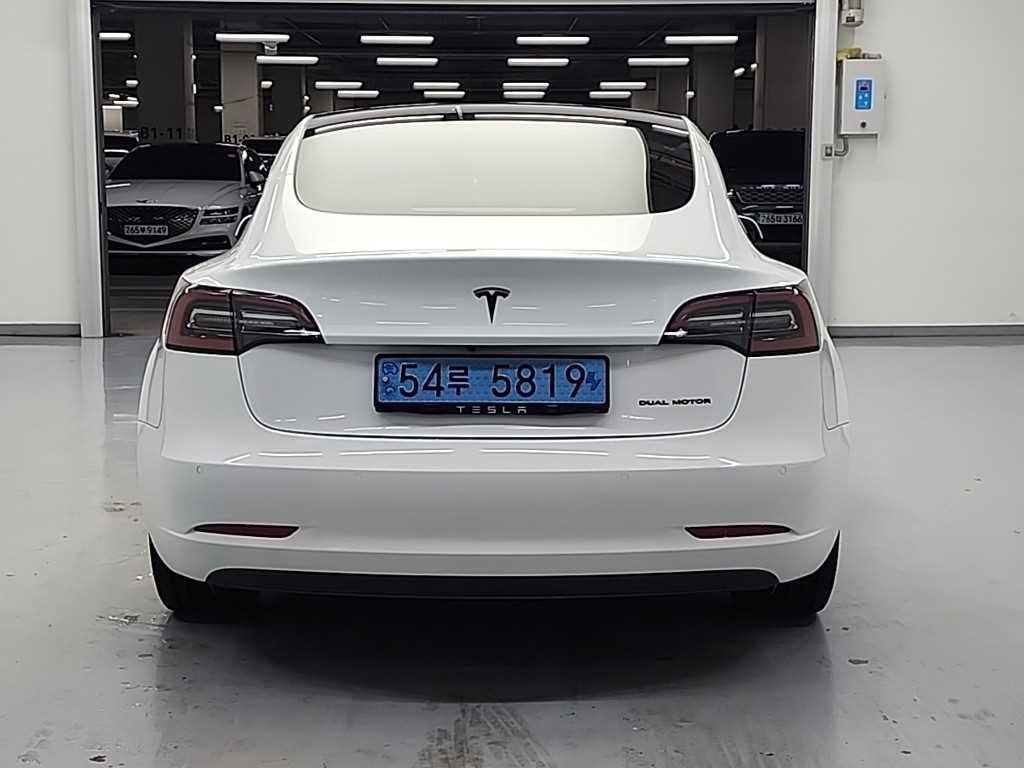 테슬라 모델 3 AWD 롱 레인지 - 이미지 12