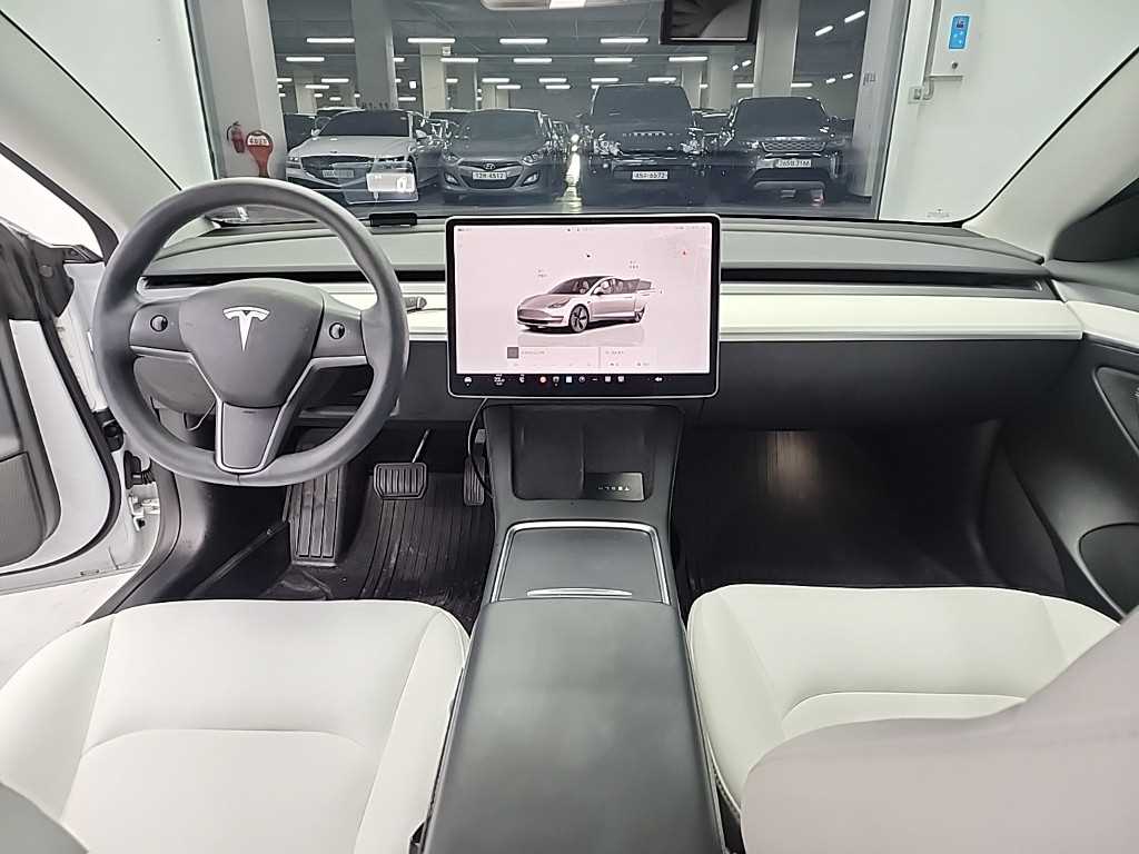 테슬라 모델 3 AWD 롱 레인지 - 이미지 17