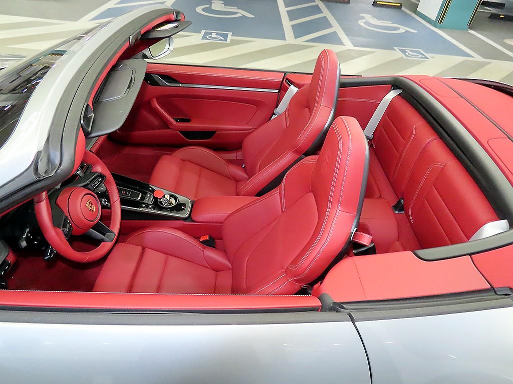 포르쉐 911(992) 카레라 4 카브리올레 - 이미지 12