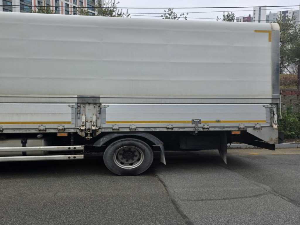 현대 메가트럭 4.5톤 초장축 - 이미지 2